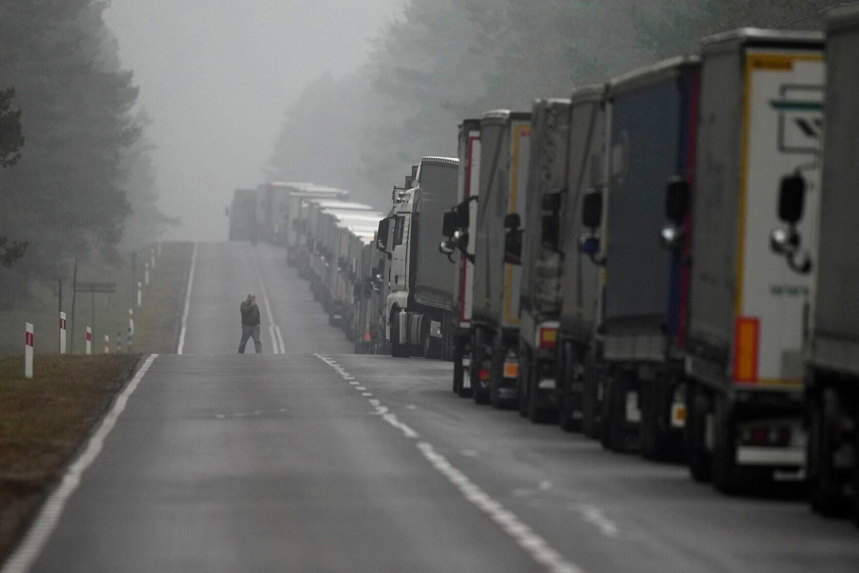 APTOPIX Migration Poland Belarus